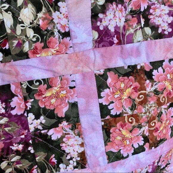 Handmade NWT pink, purple Forrest animal baby or lap quilt size 49” X 40” - Picture 9 of 16